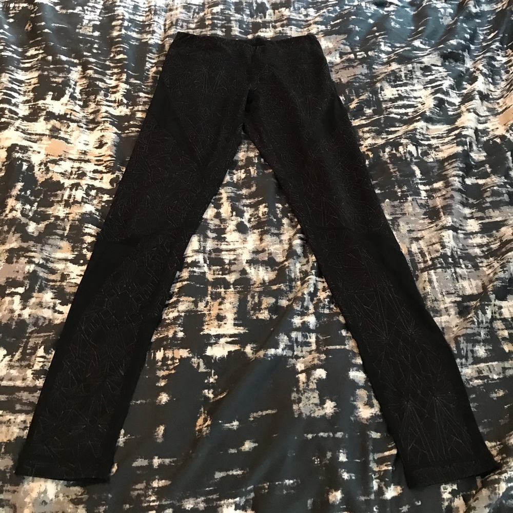 Zella Black leggings with graphic design